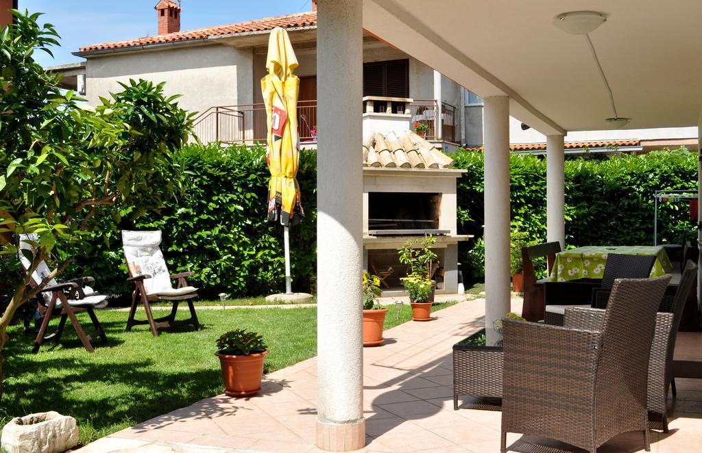 Apartments Val Umag Exterior photo